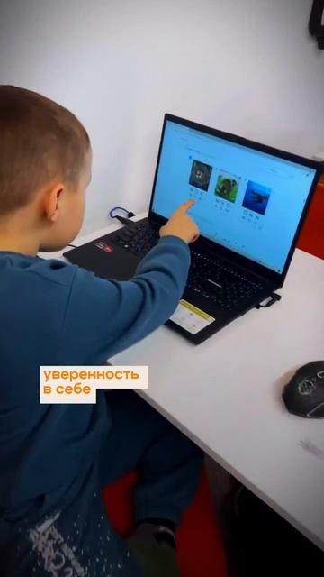 В «Фоксиках» английский не про строгие правила и не про контрольные.