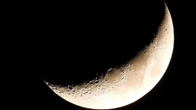 Влияние Луны на приливы и неизвестная сила удерживающая воду