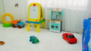 Крис и Майкл и робо собака