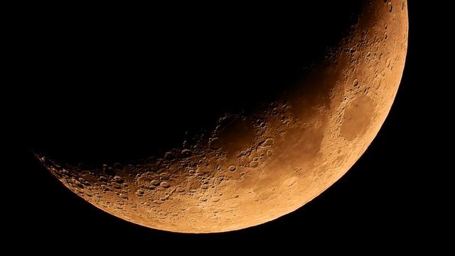 Сырная Луна на закате