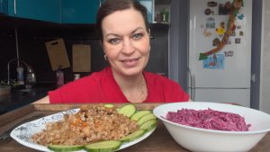 МУКБАНГ ГРЕЧКА С КУРИНЫМИ ЖЕЛУДОЧКАМИ/САЛАТ СВЕКЛА С ЧЕСНОКОМ/MUKBANG ЕДА ОБЖОР