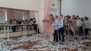 Выпускной бал в детском саду. Снежная гора и паровозик. Как развлечь детей. Дети в восторге