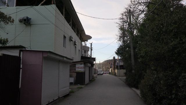 Лоо не ждёт видимо гостей