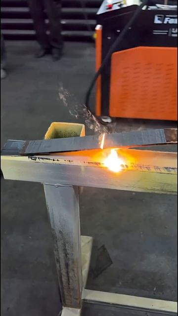 Лазерная сварка, шлифовка и очистка металла #лазерноеоборудованиеметалла #шлифовка #новыетехнологии