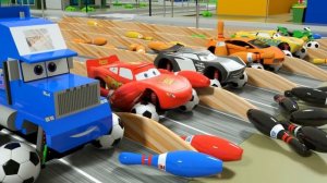 Шары для боулинга изучайте формы с помощью шины Молнии Маккуина детали футбольного мяча для малышей