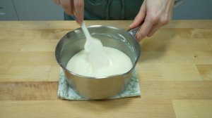 Сметанный пирог с вишней, когда всё выпекается вместе!