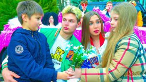 МЛАДШАЯ СЕСТРА ДИАНЫ И МЛАДШИЙ БРАТ СМАЙЛА ПОЗНАКОМИЛИСЬ!!! ЕЩЁ ОДНА ПАРОЧКА В ЗАГОРОДНОМ ДОМЕ?