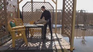 6 соток 1 апреля 2026 года. 1 часть. Пикировала томаты в теплицу. Открыла туи. Обрезалы розы.