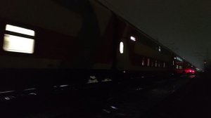 И свет и дождь поезду в тему