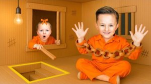 10 комнат в картонной тюрьме! Челлендж побега с Евой и Ники!
