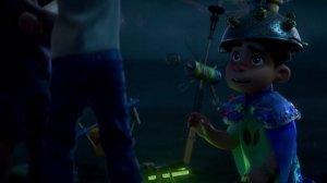 3. Элио. Драка на пляже