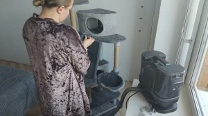 Сидела женщина скучала!