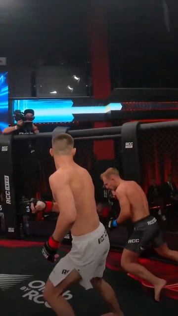 Один из самых красивых нокаутов прошлого года!