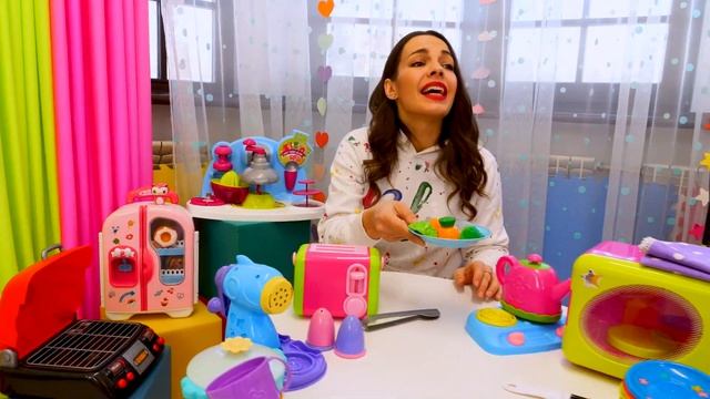 Беби Бон в ресторане  Игры в куклы для девочек