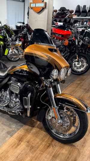 2014 HD CVO Electra Glide Limited Gold Rush 69K (VIN *5HD*4675)