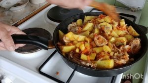 Приготовила ужин.Болит горло.