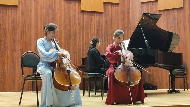 Г. Гольтерман Романс 
А. Айвазян Грузинский танец