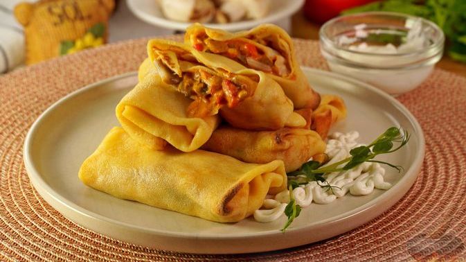 БЛИНЧИКИ С ГРИБАМИ И СМЕТАНОЙ