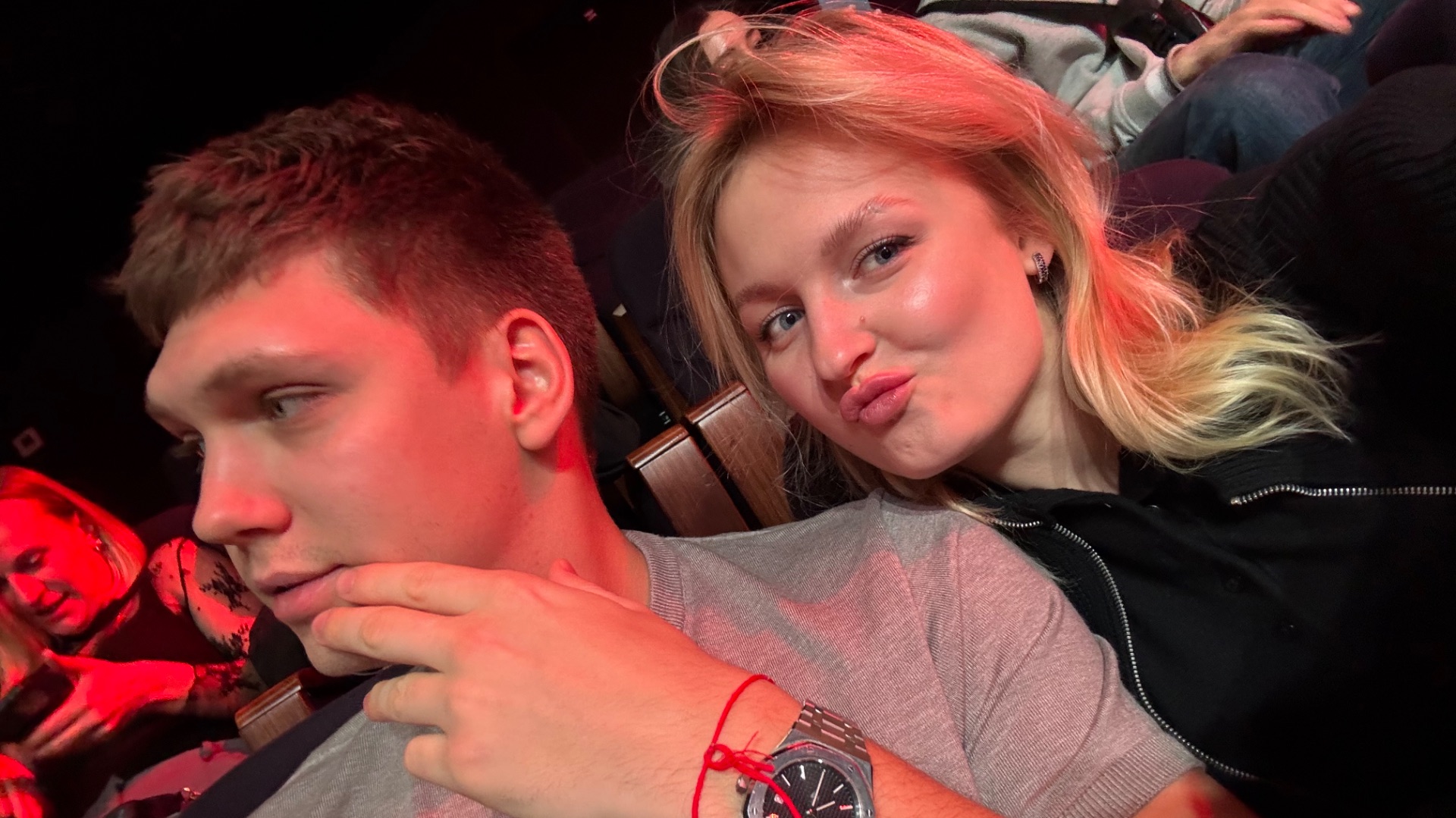 Зайцева Дарья и Демиденко Никита, залетаем в последний вагон 🙈 смотреть онлайн