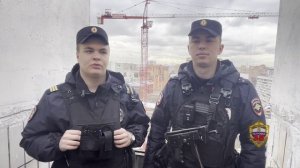 В Москве сотрудники патрульно-постовой службы полиции спасли девочку от необдуманного поступка