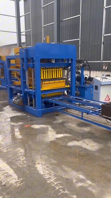 QT5-15 вибропресс для пескоблоков, тротуарных плиток и бордюров