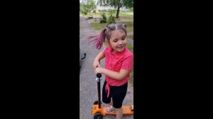 Беседы с Теоной о бассейне и котах)