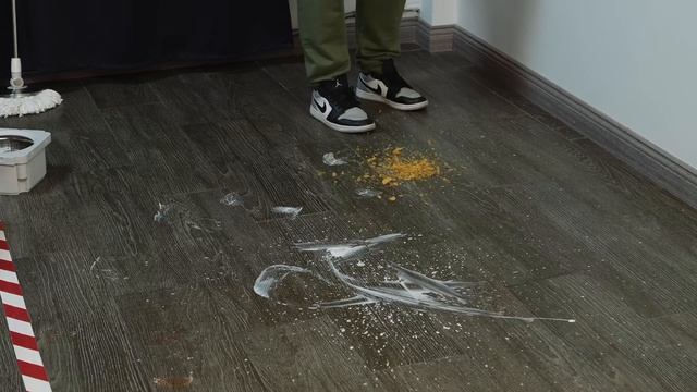 Робот против человека! Кто лучше и быстрей уберет на кухне?