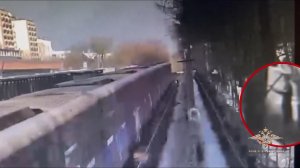 Подросток обстрелял вагоны поезда метро в Москве из пневматического пистолета.