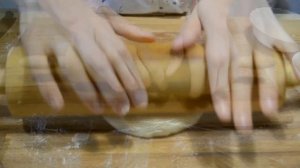 Пышные булочки с изюмом и апельсиновой глазурью, настоящий хит!