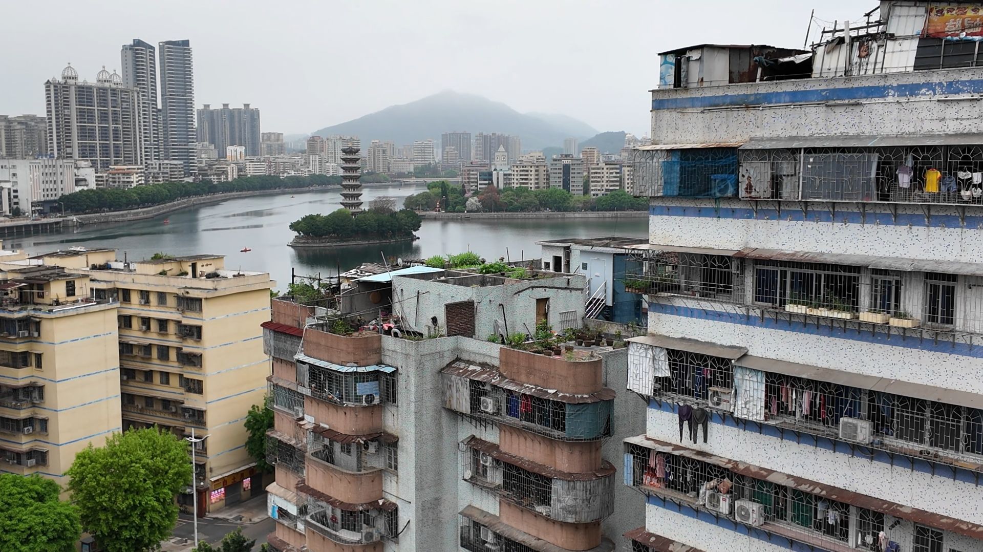 Шаогуань - китайское захолустье. Едим когда нечего делать. Жизнь в Китае 381