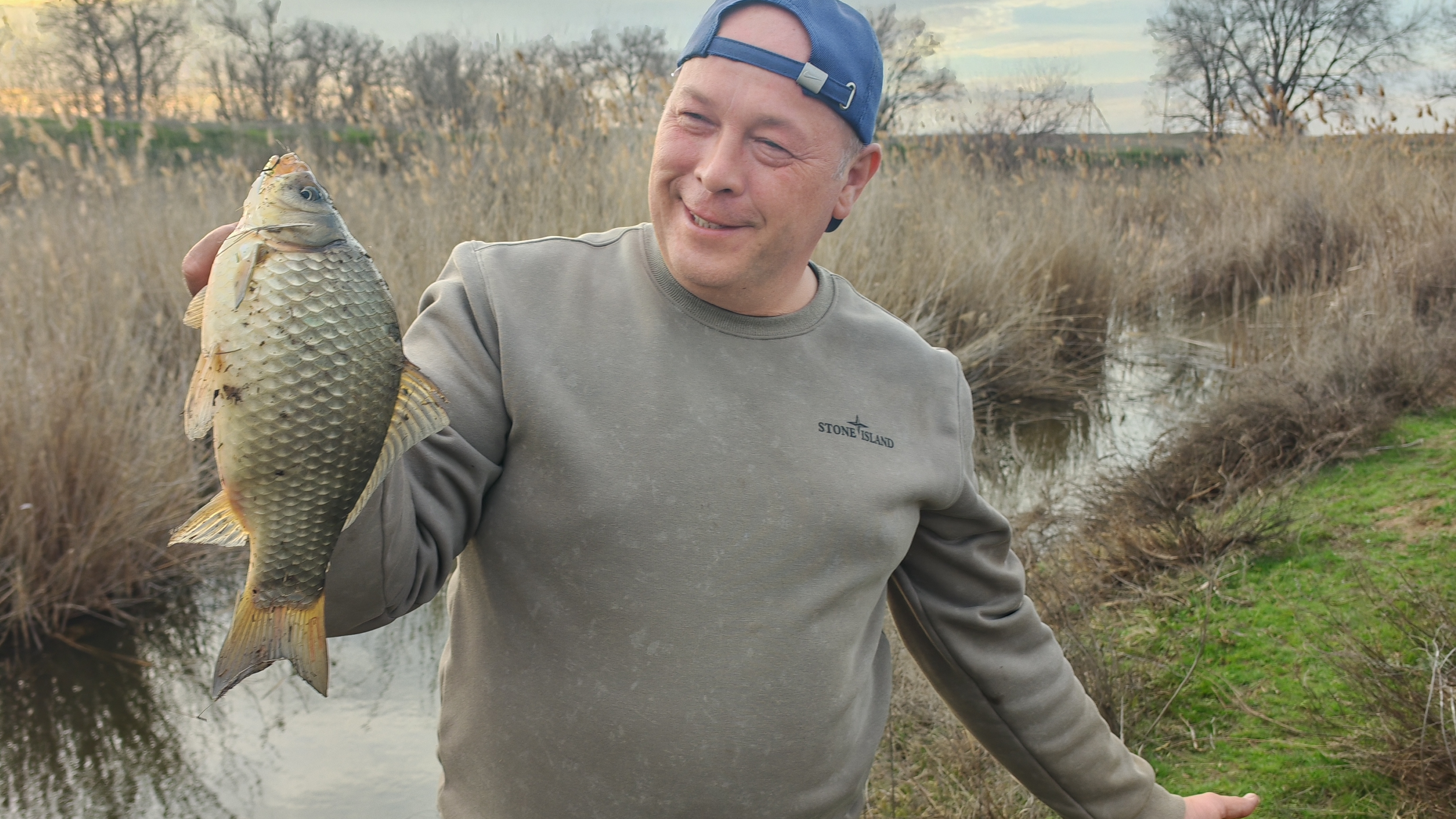РЫБАЛКА НА ПОПЛАВОК! Открытие сезона на малой речке!