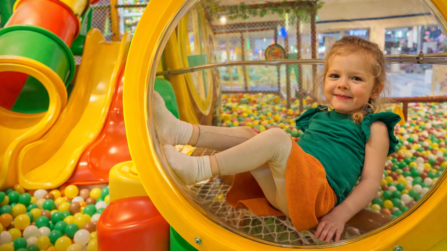 Аня пропала в лабиринте  Самые безумные приключения в детских центрах!