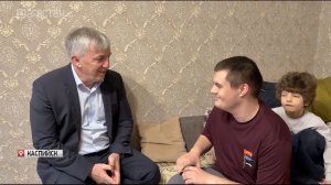 Сенатор наградил 19-летнего Шамиля за спасение людей во время потопа