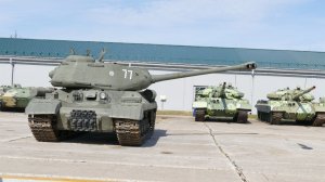 Тяжелый танк ИС-2М, динамический показ в парке «Патриот», 14 сентября 2025