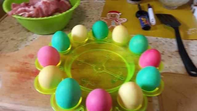 ГОТОВЛЮСЬ к ПАСХЕ, крашу яйца
