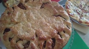 Оформление пирога с капустой.