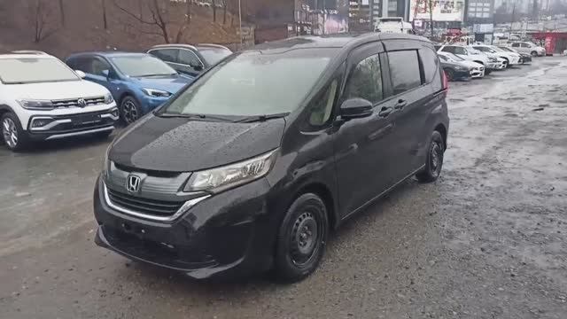 Забрали Honda Freed+ из таможни
