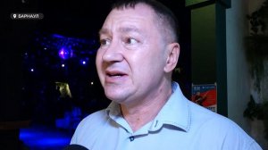 "Дубовая роща" раскачала Барнаул: рок, абсурд и 35 лет на сцене