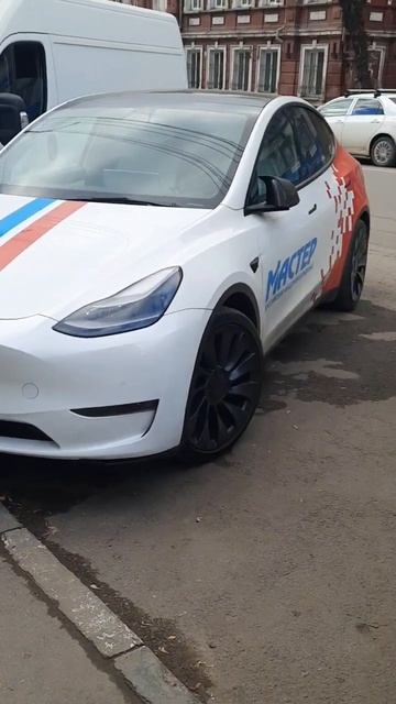 Элитная автошкола саратова ..... учатся ездить на Tesla саратов авто рек