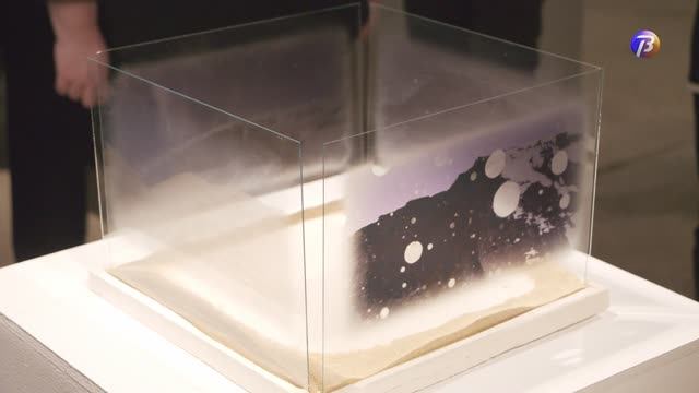 Выставка «Поверхностное натяжение».