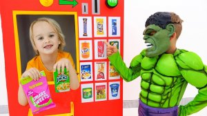 Крис и Детские истории о супергероях и волшебных костюмах