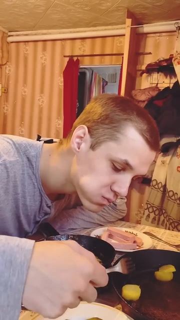 БАТЯ И ФУТБОЛ#shorts смотреть онлайн