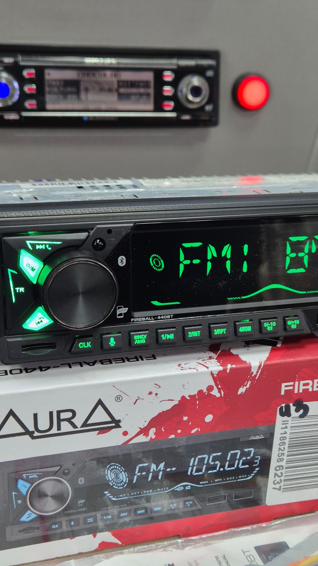 Автомагнитола Aura FIREBALL-440BT