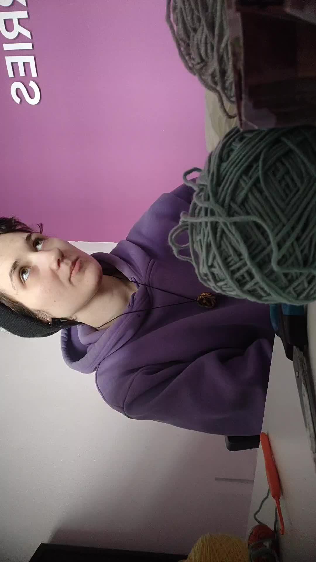 Вяжу на работе