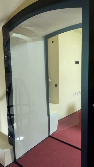 Рекламное агентство Be Brand People. Вальцованная перегородка.