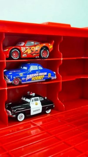 Молния Макуин