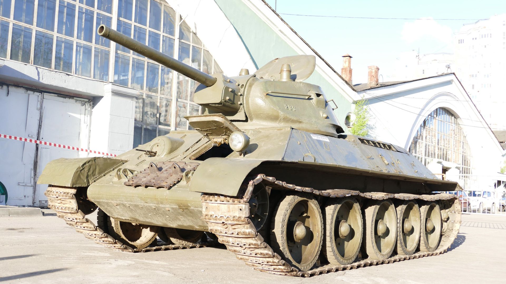 Танк Т-34 на выставке 