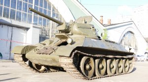 Танк Т-34 на выставке "Моторы Войны", 9 мая 2025