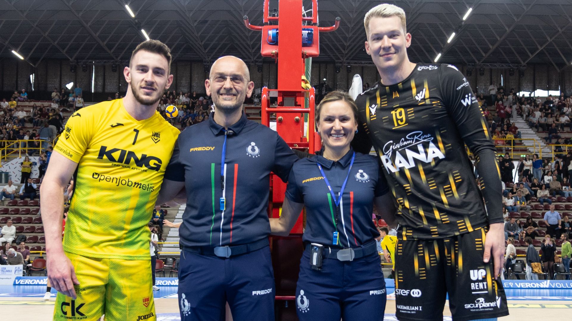 Волейбол. Верона — Любе Чивитанова. ПОЛУФИНАЛ. Матч 1