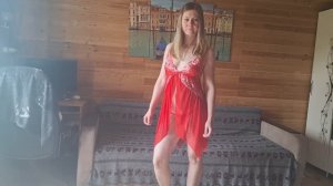 Примерка сексуальной ночной сорочки